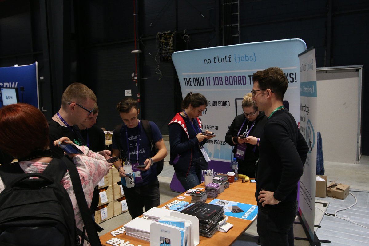 nofluffjobs's tweet photo. Dziś jesteśmy na @HackYeah - największym hackatonie na świecie! #warsaw #nofluffjobs #nfj_community #warszawa #hackyeah2018 #coding #programming #event #java #javascript #devs #dev #developers #developerlife #HackYeah https://t.co/DlhixGPkcy