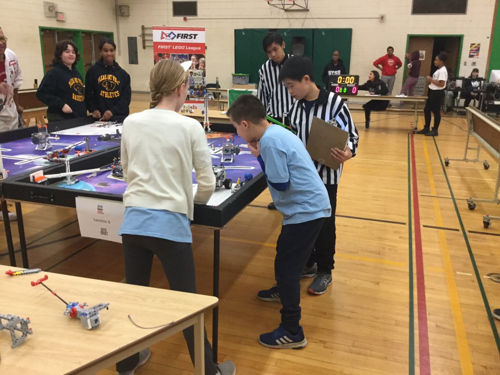Trish_ll's tweet photo. @MuirheadPS Working together to complete different missions! Future Astronauts in the making with @TDSB_Robotics @LC2_TDSB #mightymuirhead #rockettosuccess https://t.co/QUZbR5nCO7