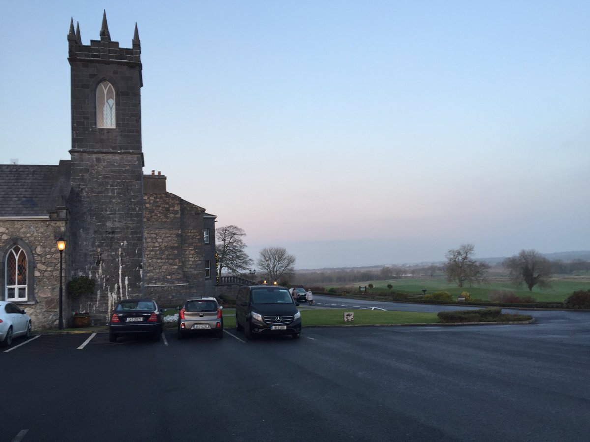 .<a href="/glenlo_abbey/">Glenlo Abbey Hotel & Estate</a> looking good on this fine Saturday evening.