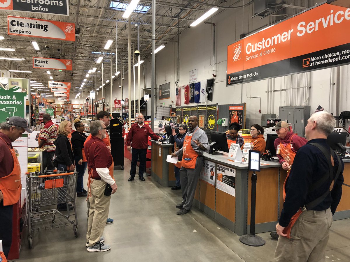 misshd03's tweet photo. Team 804 with a great week in full recovery and prep for another excellent day! #LetsDoItAgain! @RyanHallTHD804 #BF2018 @fblac https://t.co/2uYtCqZgvw