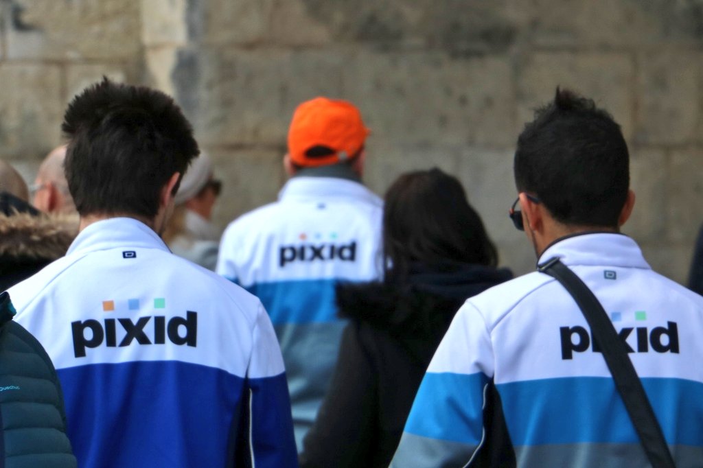 PIXID_Group's tweet photo. La #TeamPIXID prête pour le @maratlaRochelle 🏃♂️🏃♀️🏆!
#marathon #running https://t.co/U6ikUVpuPz