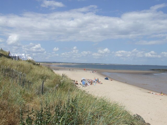 Cresswell beach spans either side of the village on the south part of Druridge Bay in Northumberland
coastradar.com/places/united-…