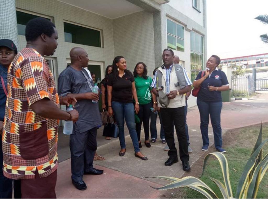 Amaka27442812's tweet photo. Lagos water ways clean up powered by fbralliance#keeplagosclean#beatplasticpollution https://t.co/HJv4iZUwhU
