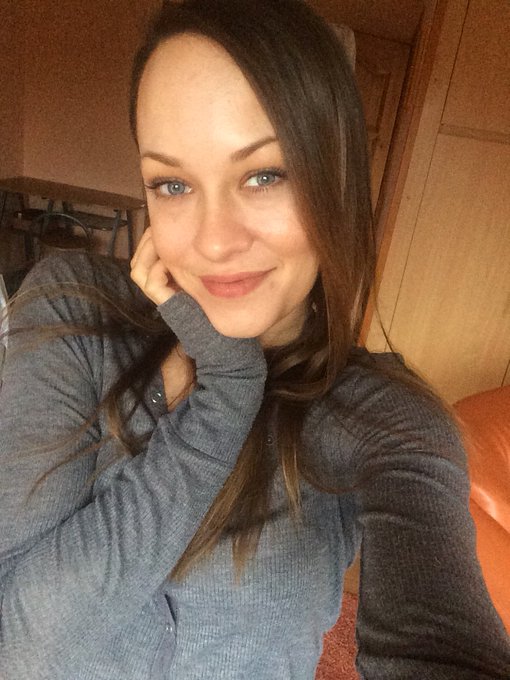 How is Saturday Peeps?? ❤️💋 https://t.co/wfyKO7hiBH