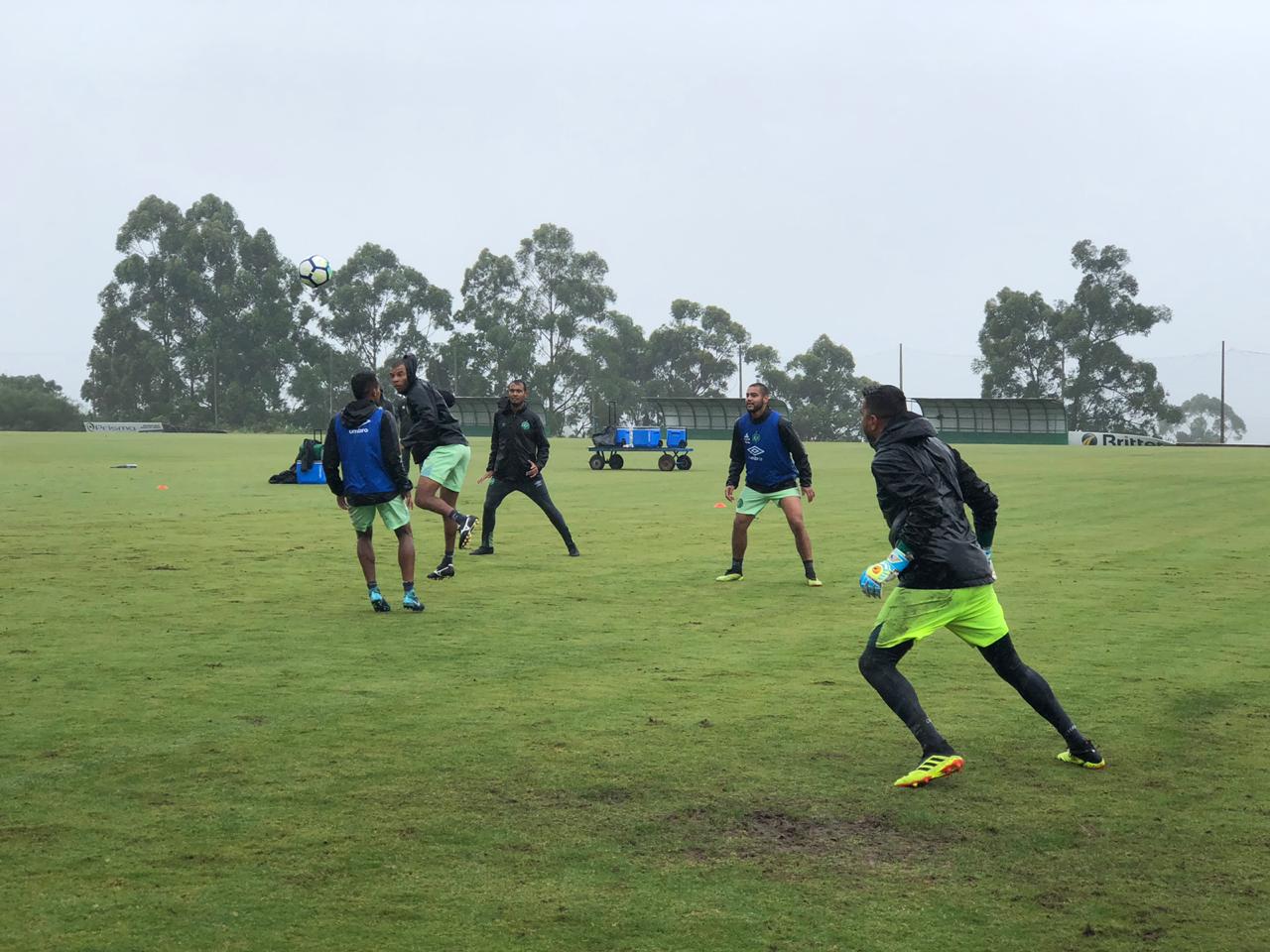 Por conta do clima, Chapecoense tem voo adiado, mas jogo segue mantido