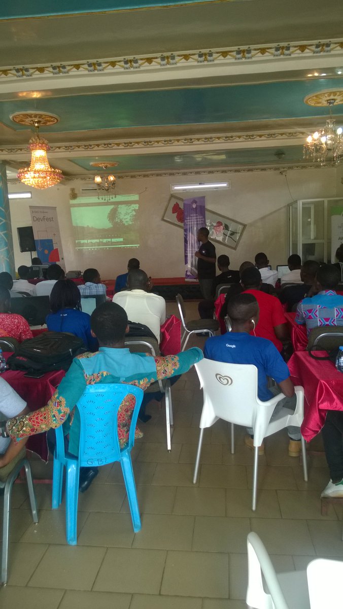 gdg_ebolowa's tweet photo. debut de la session #ARCore 
@OBAMSerge 

#DevFest18
#DevFestStories
#GDGEbolowa
#ClubInformatique
#EnsetEbolowa https://t.co/1WmfOd8xDV