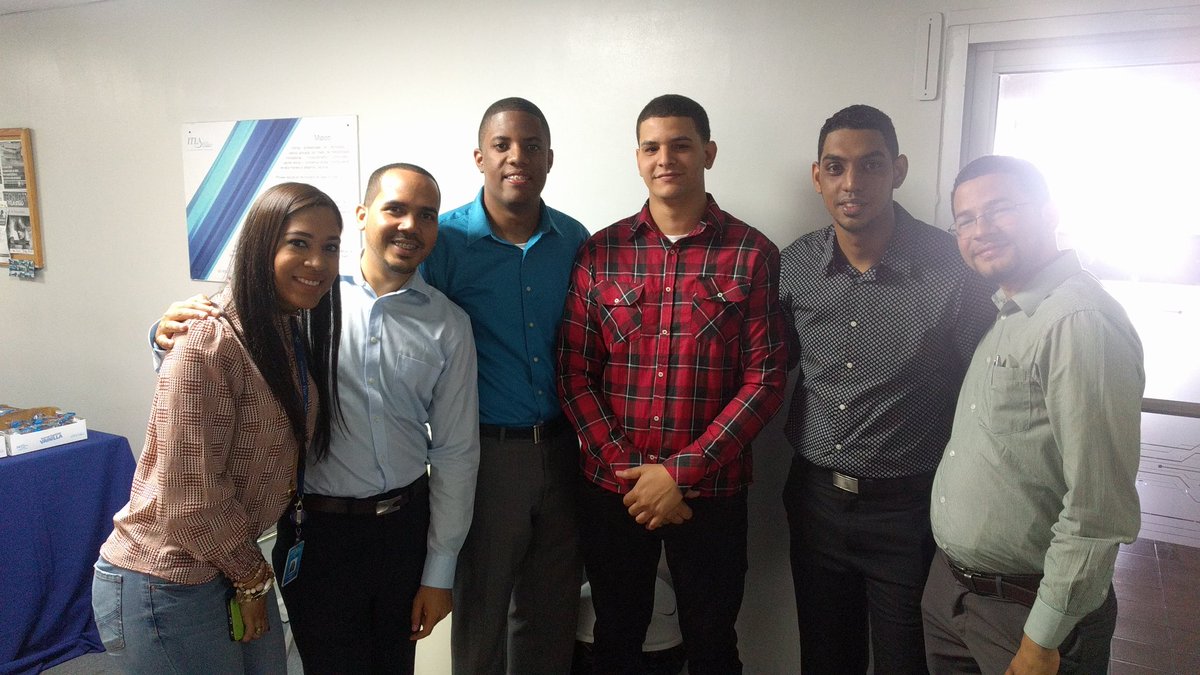 hectorvent's tweet photo. #itlatechday con @Julio_vasquez06 @iswar1988 @PabelLopezMena https://t.co/Gh7D51PAEa