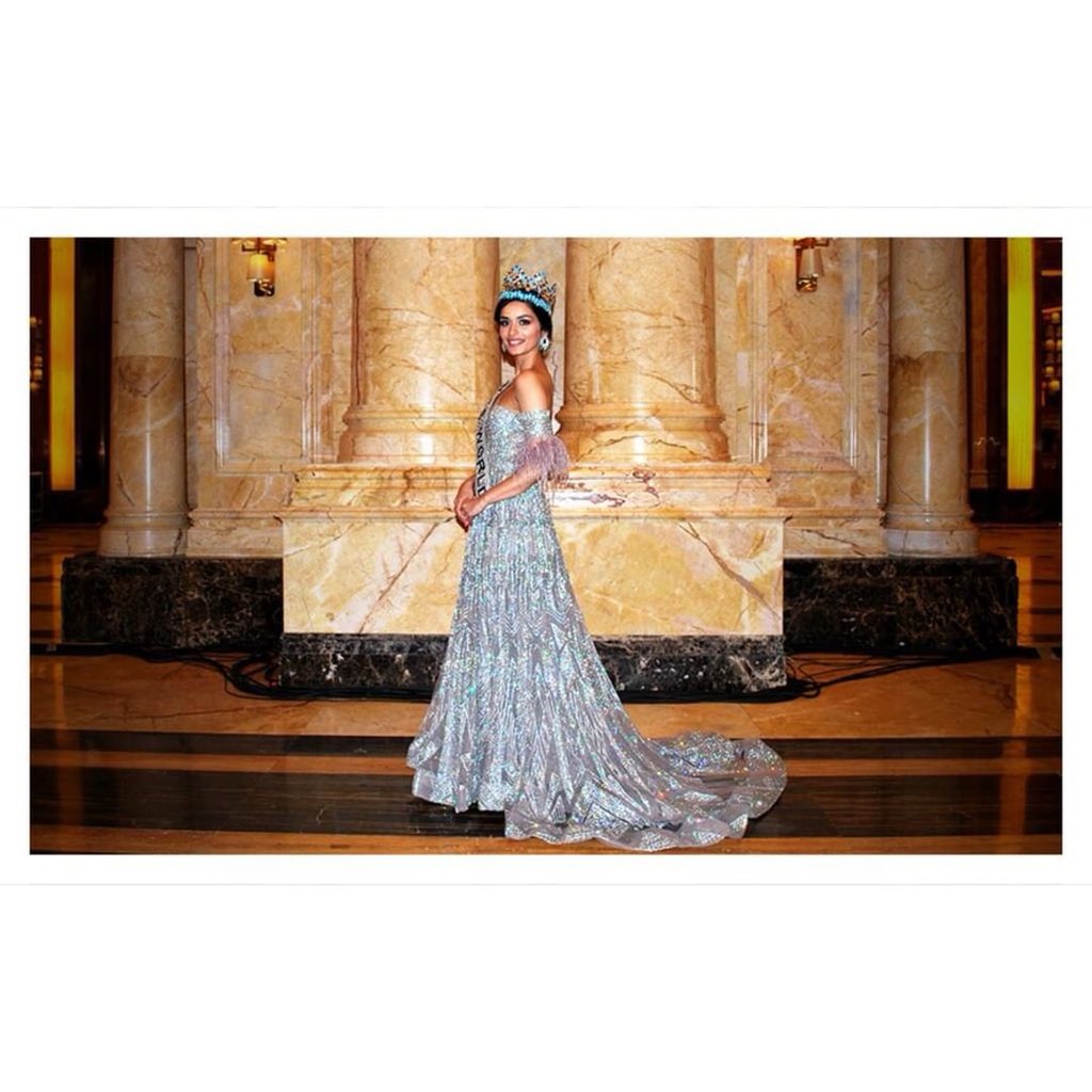 ManushiChhillar's tweet photo. At the opening ceremony of the 19th Hainan International Tourism Island Carnival with 118 contestants in their national costumes! Who will be the 68th Miss World 👑? https://t.co/kkMUWF2YwS
