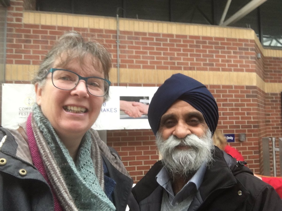 SueJMackay's tweet photo. Shaking hands with a stranger in Leeds bus station & immortalising it in clay! @CompassFestLDS #compass2018 https://t.co/vjS2uaGcoe @ace_thenorth @LeedsInspired https://t.co/YdqrM3syLW