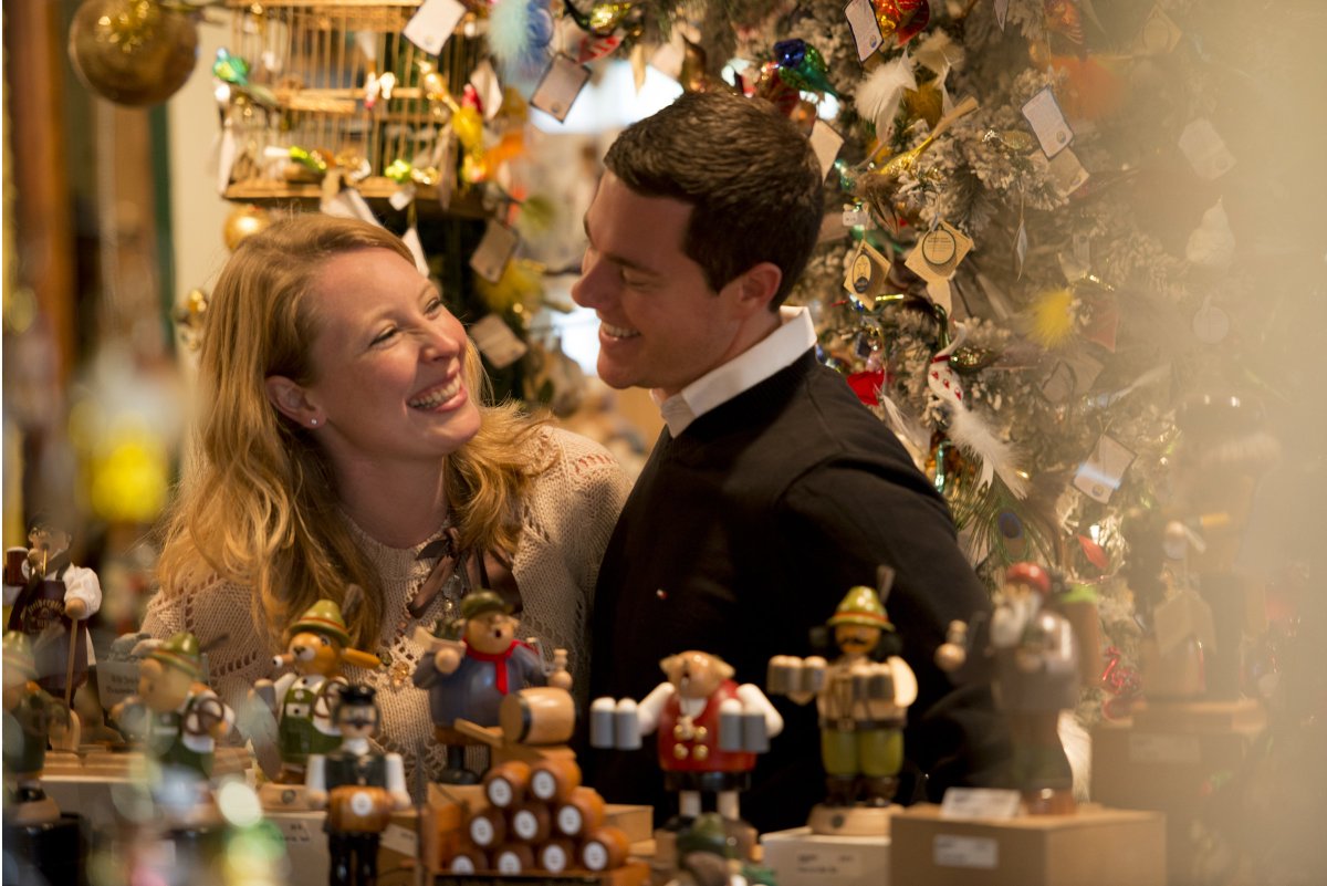 DestGettysburg's tweet image. Plan a #holiday getaway to #Gettysburg - we've started the plans for you! Check out our suggestions for a cozy holiday getaway to Gettysburg here: ow.ly/Ofa730mGZ8r.