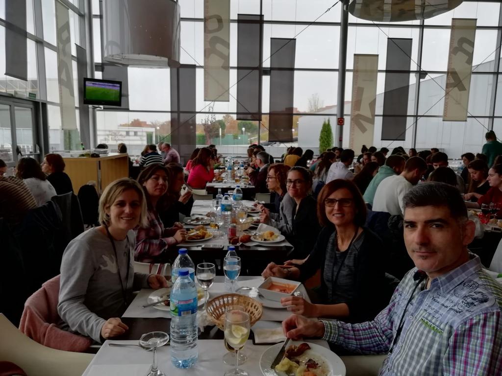 sefip_org's tweet photo. Somos muchos... Asi que necesitamos mas twets para subir las fotos... Que buenos es esto de participar!! #VIICongresoSEFIP #participemosMadridSEFIP https://t.co/c8sdFniRti