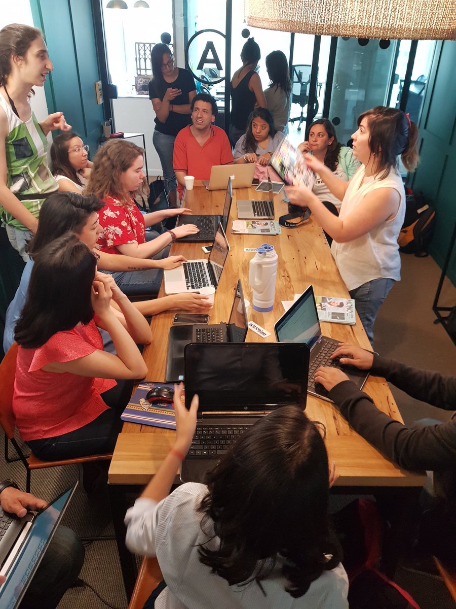 damiacri's tweet photo. ESTAMOS en la previa  #ViviLaSuperFinal con la genia de @lau_merluza de #futfem @caplatense en @WeWorkAR para #EquilibrarLaCancha! gracias @redaccioncomar @carlosguyot @luciaweihe @bquellet @Wikipedia #mujeres #fútbol #jugadoras #BrechaDeGénero #cvplayers #oportunidades https://t.co/nLL6d447Lk