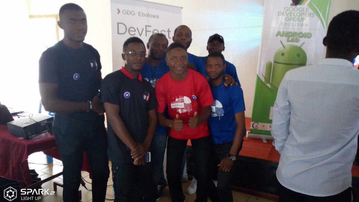 gdg_ebolowa's tweet photo. president du club informatique ENSET @MouzongA et le manager GDG Ebolowa @149e0a6a87c340d

#DevFest18
#DevFestStories
#GDGEbolowa
#ClubInformatique
#EnsetEbolowa https://t.co/VuXP05tDAZ
