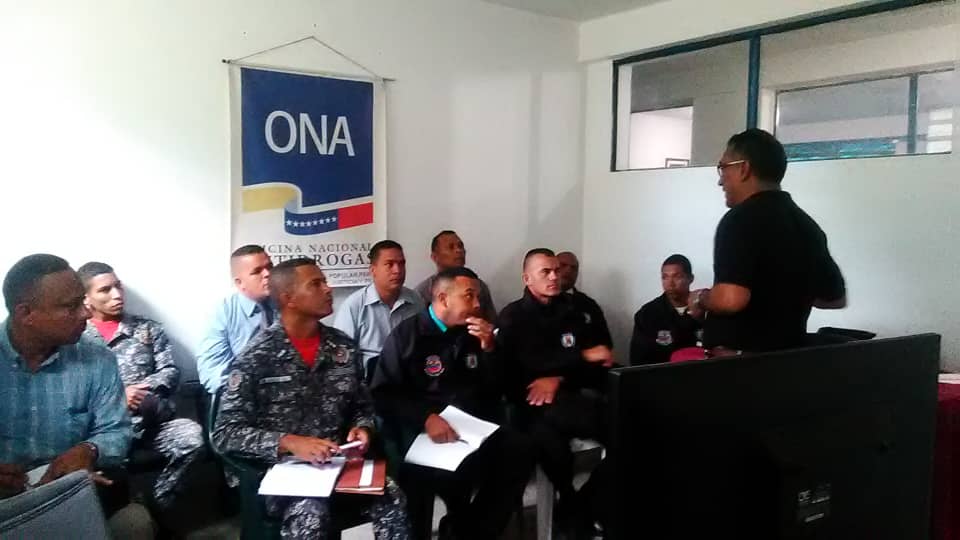 snantidrogas_ve's tweet photo. #Entérate | #ONA mediante el @ovd_venezuela realiza formación en línea en el manejo de pruebas de orientación scott y marquis para los funcionarios de la @PoliciaCojedes @CPNB_VE y la policía municipal de la región. @ppgrillo66 @RedONACojedes https://t.co/GXwMAMRCkU