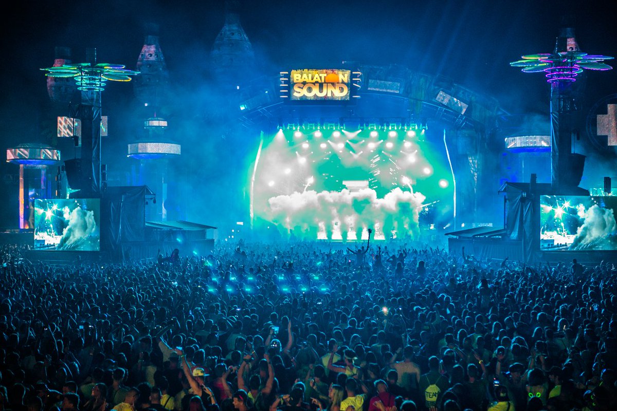 balatonsound_'s tweet photo. π¬ #Sound2018 Aftermovie π¬ on Tuesdayπ
#balatonsound #sound2019 #festivalbeach #summer #lakebalaton #music #party https://t.co/MFQ1KvNJN7