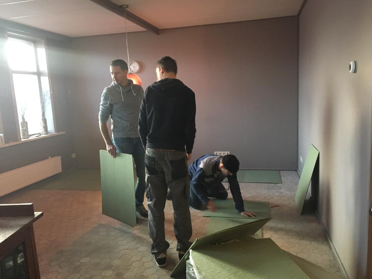 PresentNG's tweet image. Twee dagen met twee groepen zorgen voor metamorfose van woonkamer in Uithuizen!