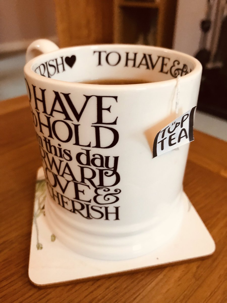 tupteaUK's tweet photo. Jobs done - now having some quiet me time #relax #peace #chill #timeout #tea #vanilla #rooibos https://t.co/710uyvd4JU