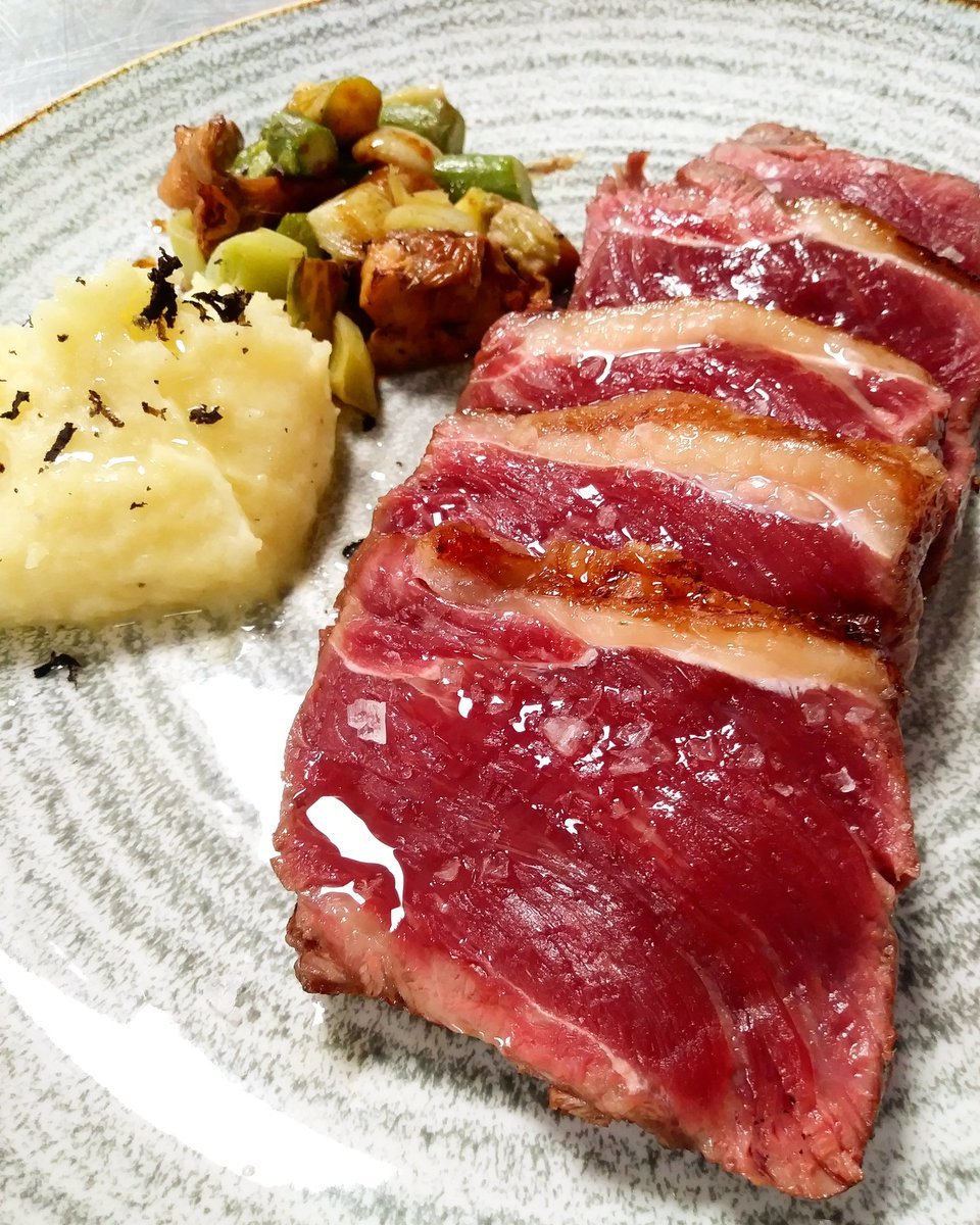 Filigrana_Bcn's tweet photo. ¡Pueba nuestras deliciosas carnes hechas a la brasa!
Sabrosas y súper tiernas😍❤
-
Taste our delicious grilled meats! Tasty and super tender😍❤ https://t.co/xBA7WxFWD0