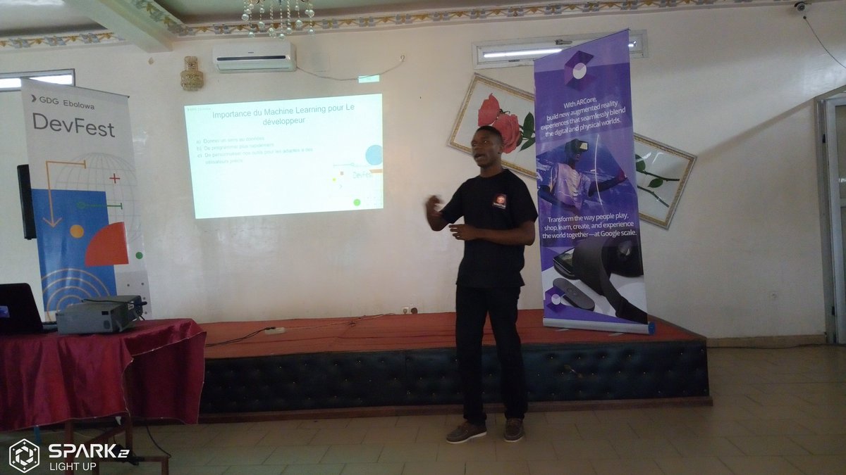 gdg_ebolowa's tweet photo. session #ARCore et fin de l'event.

#DevFest18
#DevFestStories
#GDGEbolowa
#ClubInformatique
#EnsetEbolowa https://t.co/tb1vhgOKTI