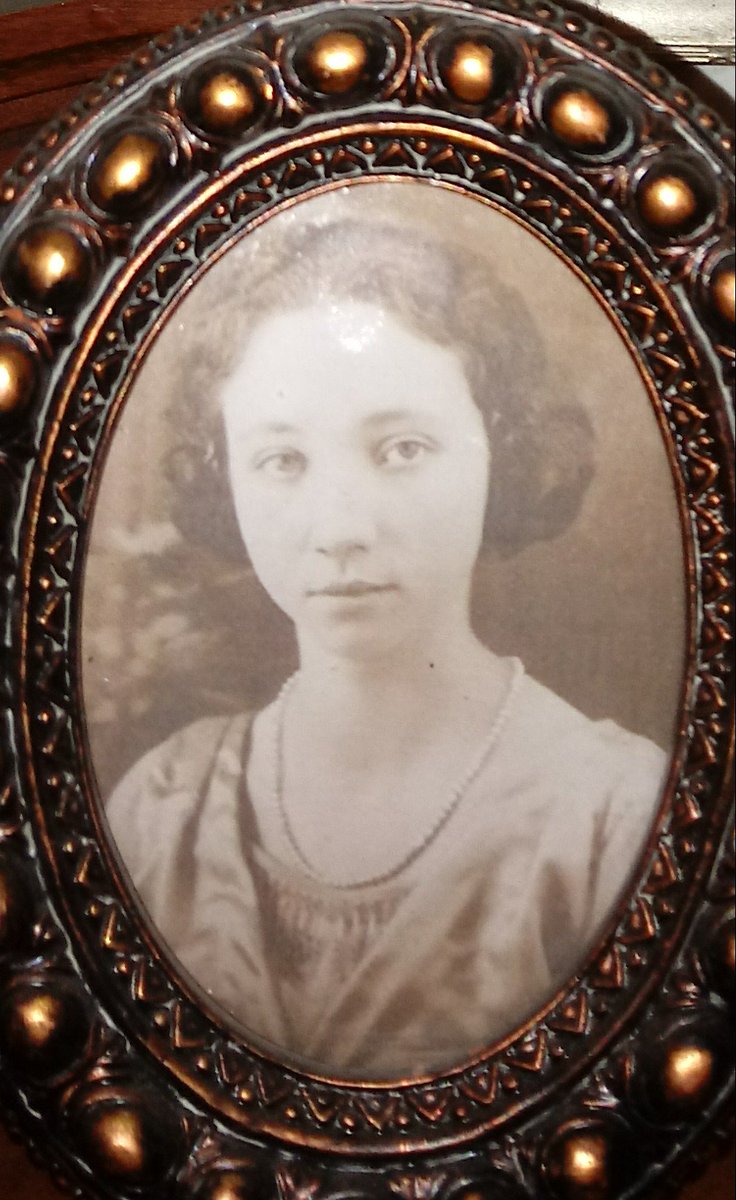 WBCornwell's tweet photo. My great-grandmother Mildred S. Bishop-Hunter about 1920-1922. #genealogy #familyhistory https://t.co/21h3FcTNVo