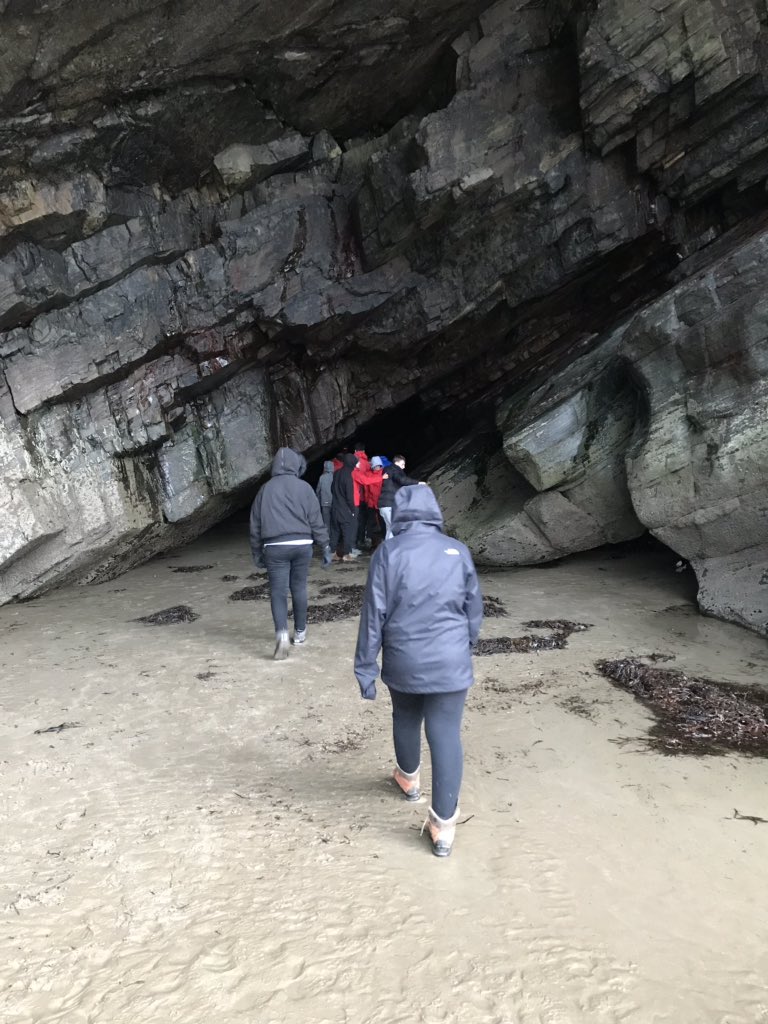 FirthParkAcad's tweet image. Exploring Black Rock Headland. #geographyrocks @AETAcademies