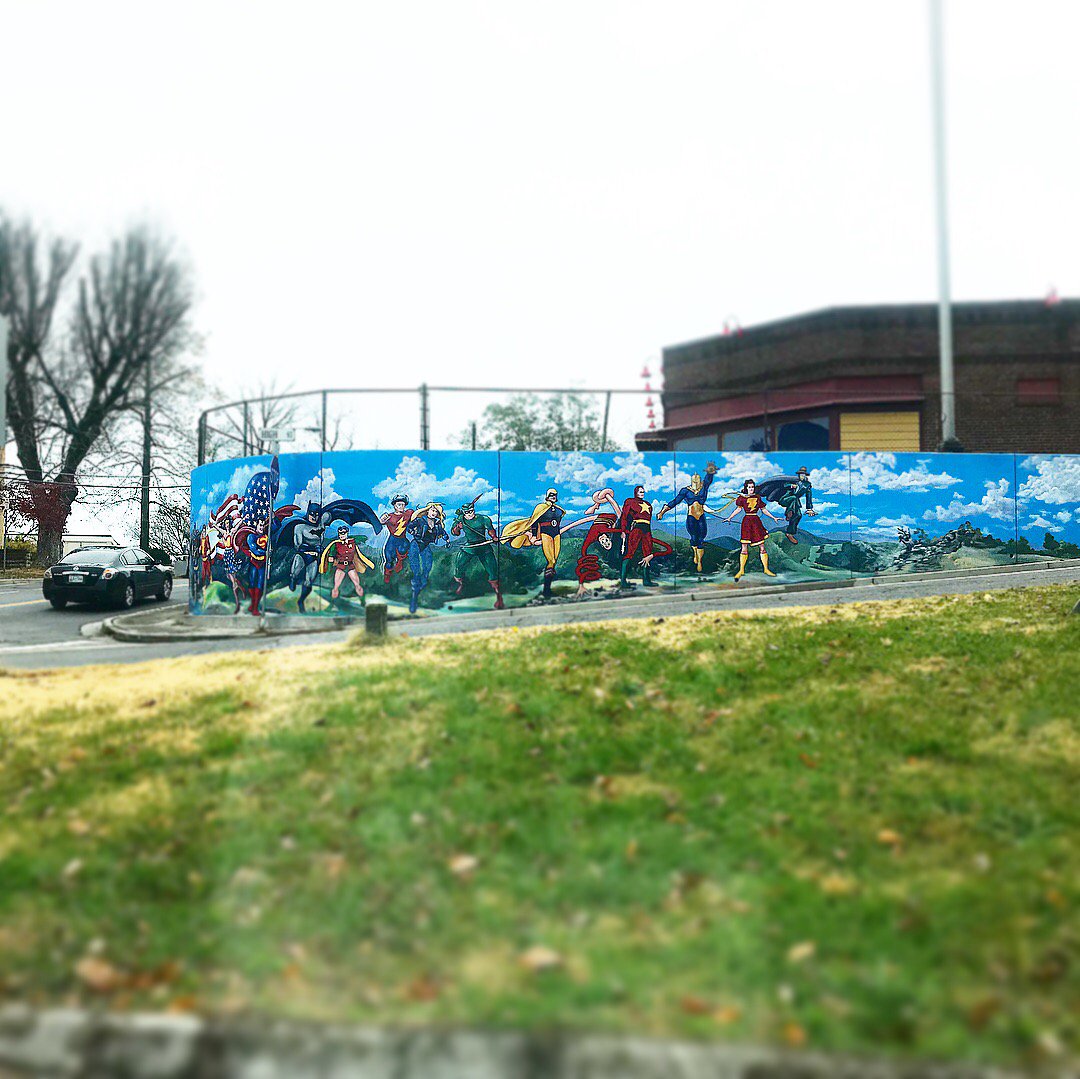 Spotted: Awesome #Superhero mural painted outside a local COURTHOUSE 🤓😜👊 Evil-doers beware!!

Fanstastic job #Maryville! Love the placement &amp; character choices 👏