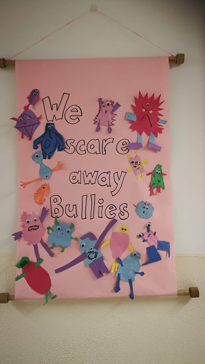 StAnnTBCDSB's tweet photo. During #Antibullyingawareness week the #Skyhawks were busy creating banners to support anti bullying. Way to go Skyhawks! A job well done! https://t.co/4LOQfS8SLu