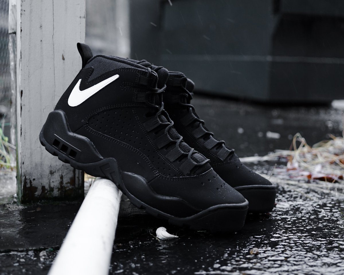 nike darwin black and white