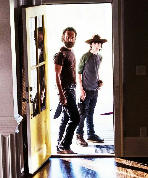 Lopertha's tweet photo. SAUDADES do meu #twd RAIZZZ 😩😩😭 #ripGrimes https://t.co/ARdEt3yW7V