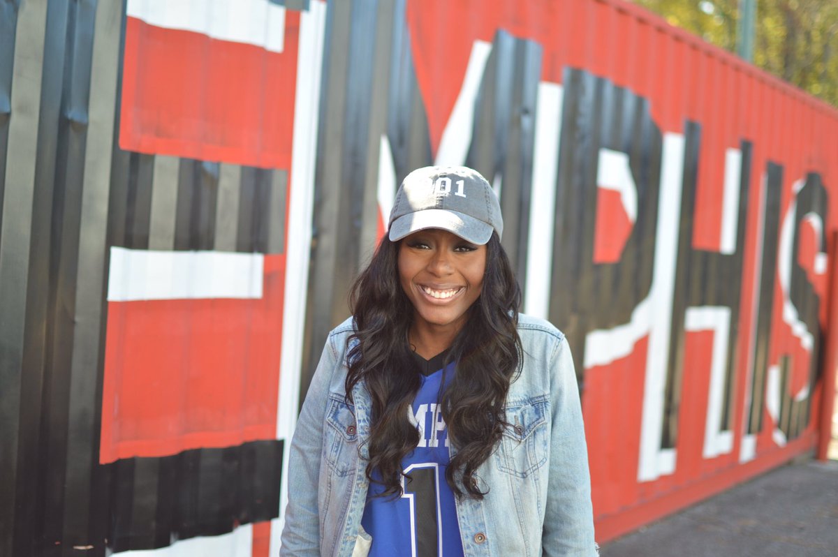 thealexisdenae's tweet photo. Didnβt know blue could run so deep in my veins π―ππ #memphisgrad18 https://t.co/XvcJxZCydw