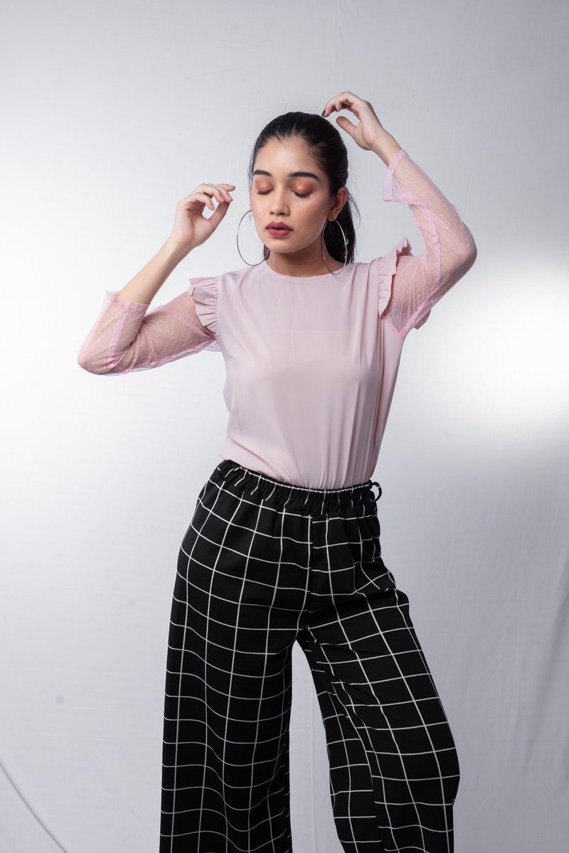 WHOLSTER_INC's tweet photo. Her attitude savage but her heart is gold.
#setyourownrule
.
.
#wholster #wholsterinclusive #shopwholster #loveyourstyle #fashion #blogger #style #ootd #ootn #lovewholster 
💋💋 https://t.co/DPhKwZUiyW
