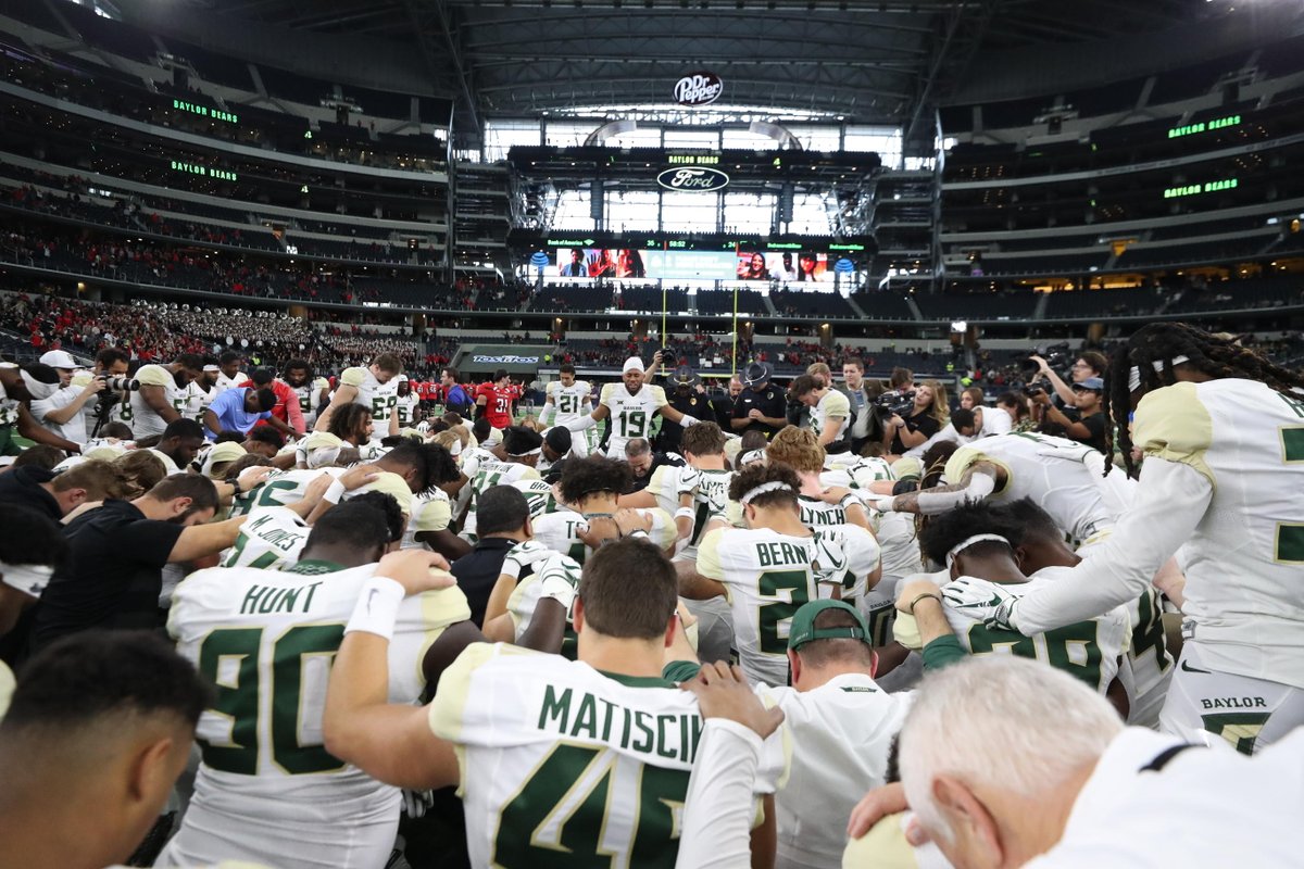 Baylor's tweet photo. Well-deserved. 👏

Congratulations, @BUFootball! #SicEm https://t.co/6aIlYPPvn3