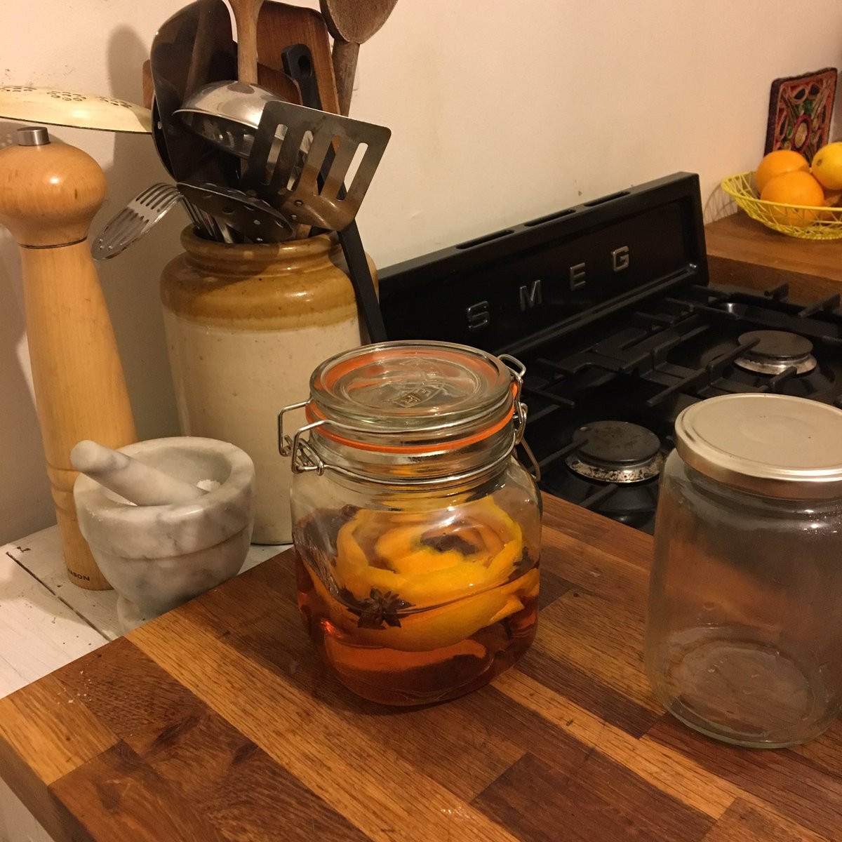 lisasthinks's tweet image. Infusing booze, thanks to the feature in #November @simplethingsmag Spiced orange whisky, ready for Christmas.