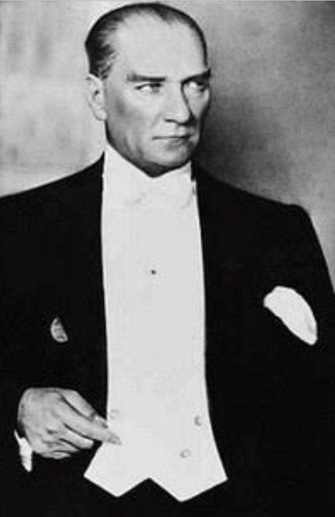 SafranResort's tweet photo. Başarılarımızın temelini atan kalbimizde yeri hep var olan öğretmenlerimiz ! Öğretmenler gününüz kutlu olsun, iyi ki varsınız 🙏🏻 #basogretmenataturk  #MustafaKemalATATURK  💕 https://t.co/oN84FpRbp9