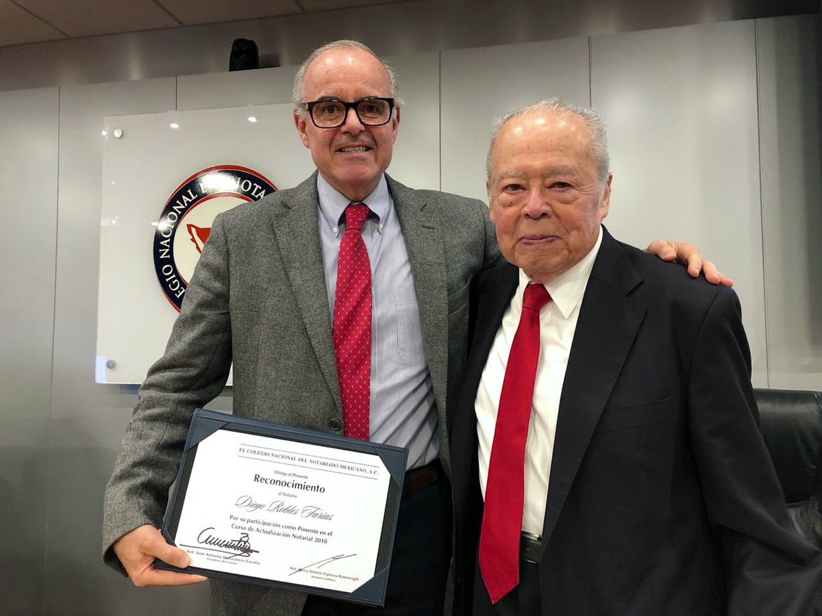 Agradecemos al Not. Diego Robles Farias por su participación en el #CursodeActualización de este sábado. #CapacitaciónNotarial