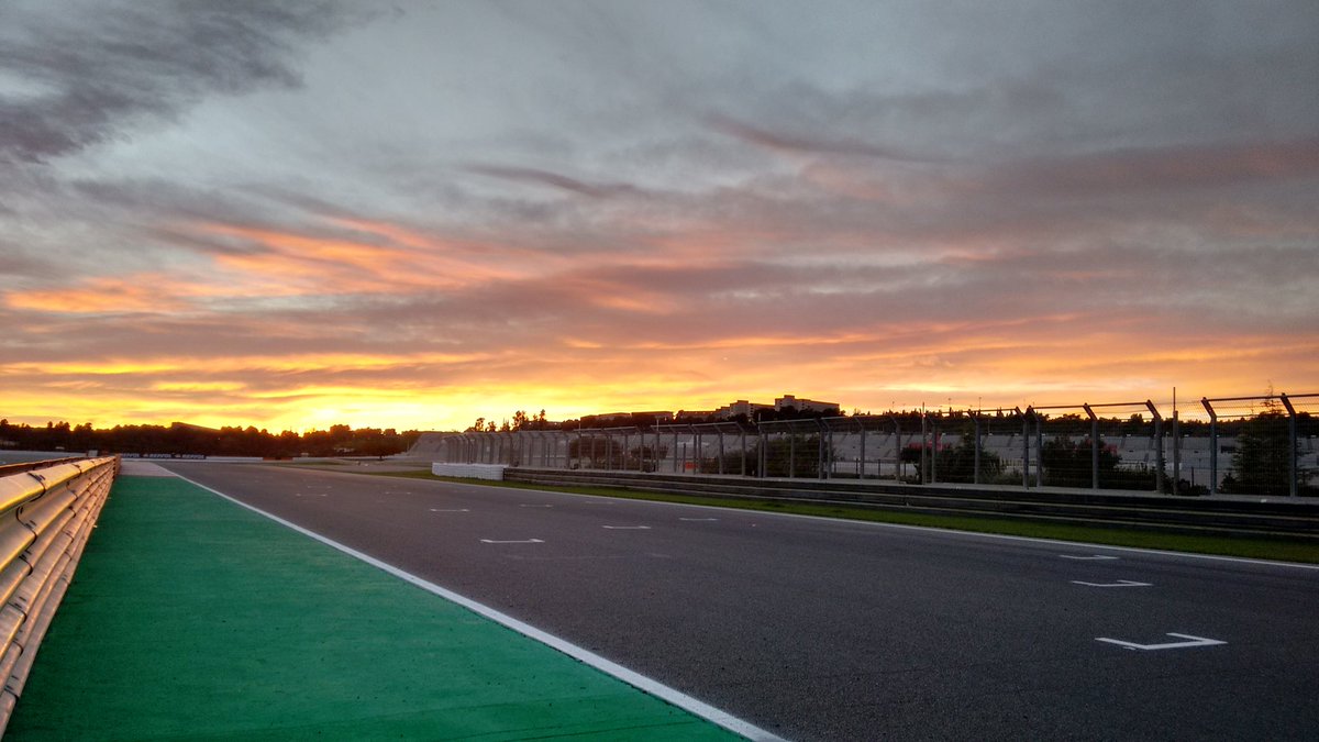 Atardecer desde <a href="/CircuitValencia/">Circuit Ricardo Tormo</a>😍