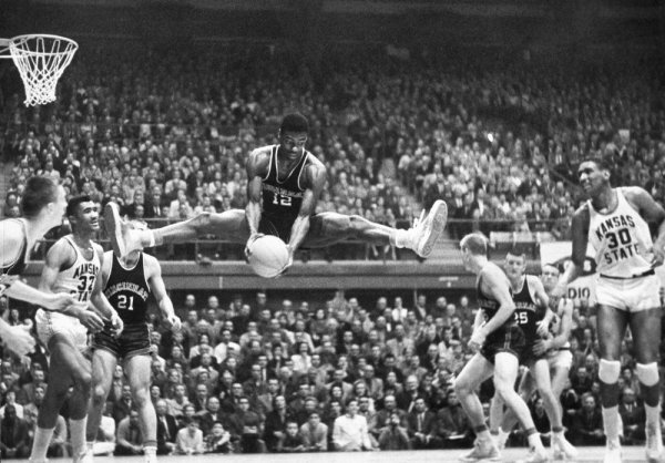 Happy 80th Birthday to the legend Oscar Robertson!  