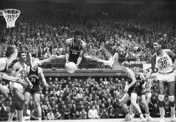 Happy 80th Birthday to the legend Oscar Robertson!  