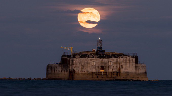 Good Night from the Moonlit #IsleLoveWight