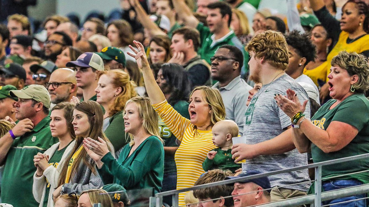 BaylorAthletics's tweet image. Baylor fam in Arlington supporting @BUFootball. #SicTech