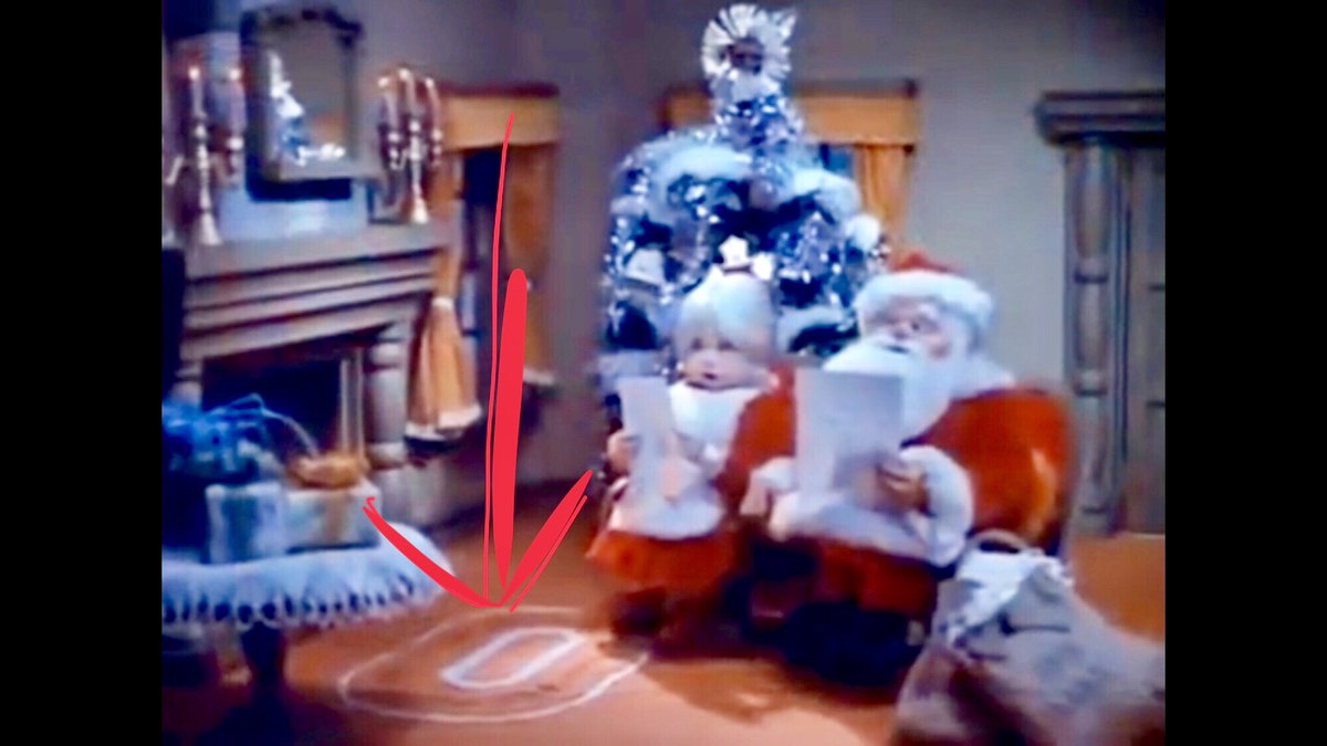 EricSWalls's tweet image. #OhioState  Santa &amp;amp; Mrs. Claus obviously #OhioStateFootball  fans.  #BuckeyeNation @OhioStAthletics