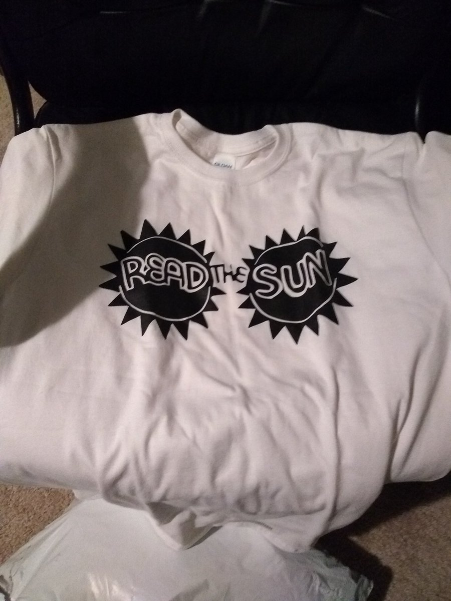 readthesunmi's tweet photo. 12/1 you can pick up a shirt for $10 and/or a CD for $5 and we still have stickers !! https://t.co/ys2ChPfJDa