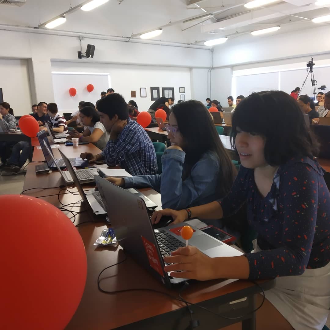 RGCaliOficial's tweet image. Estamos aprendiendo juntos, cosas increíbles 😍💎💻💪🤓 #codegirl #womenintech #Coders