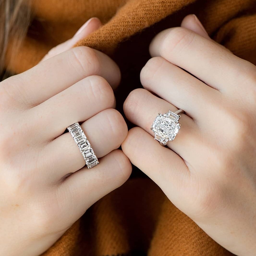 deutschlaredo's tweet photo. Proposing over the holidays? Stop by our store and let us help you find the perfect ring for your special someone.
#UniversalDiamonds #holidaywishlist https://t.co/DDRO0DIavR