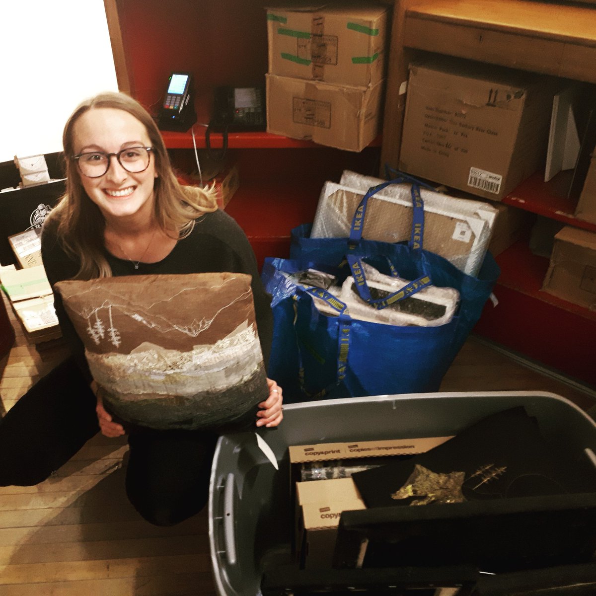 tapcreativityon's tweet photo. #12DaysofCrafted: the #CraftedLDN artists have been dropping off all of their beautiful #oneofakind items! See it all at our Opening Reception this Tuesday, 6 - 8 PM https://t.co/Ps6VXuLBQb #DowntownLondon #tapintocreativity https://t.co/O3B13R1Taq
