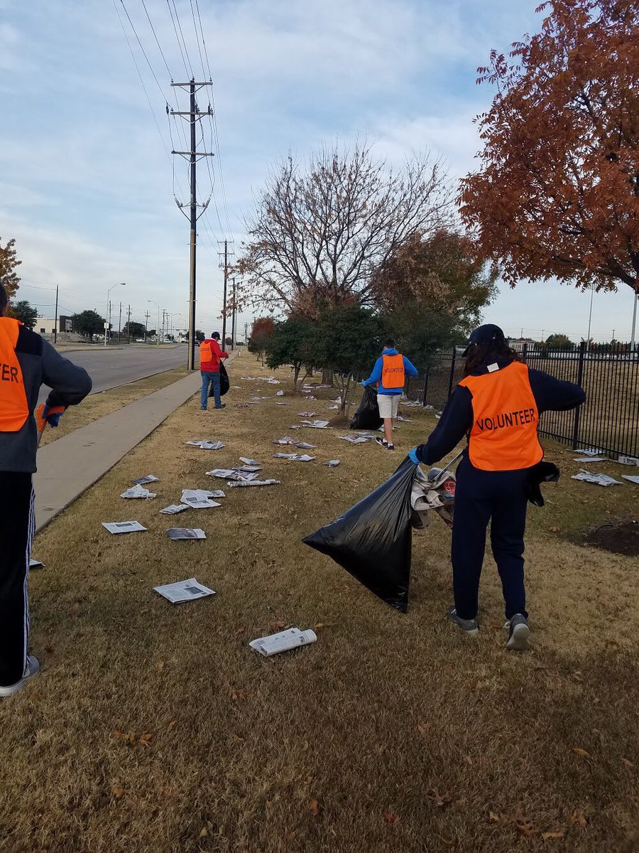 JPIIHSPLANO's tweet image. This morning, our Cardinal Interact Club, was up and at ‘em early cleaning up any litter found on their newly adopted stretch of Plano Parkway from Coit to Independence.

#CardinalStewardship
#weloveplano