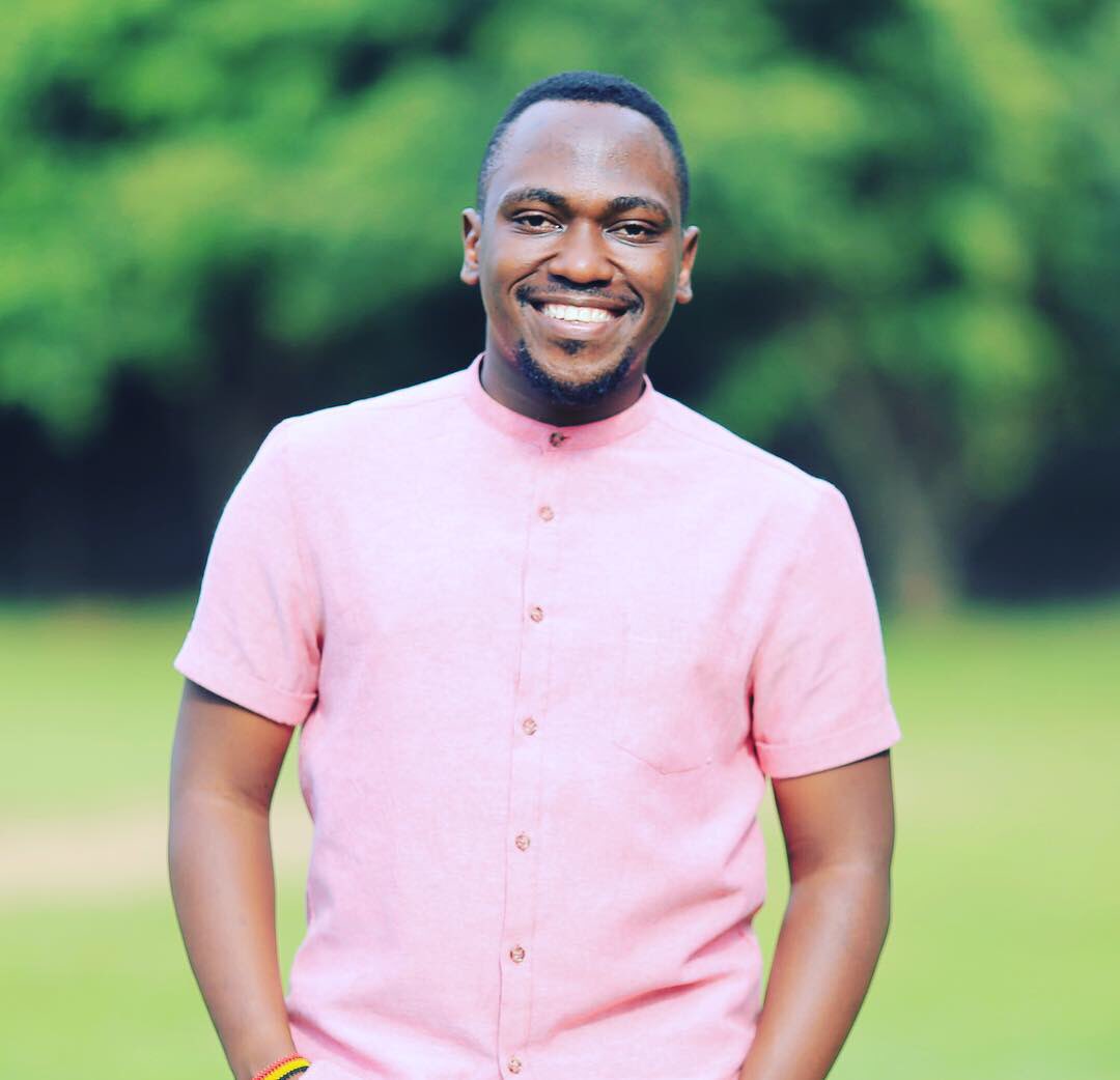 mousteydj's tweet photo. So today I decided to be different. If everyone is wearing suites and ties, I will wear a pink shirt and jeans• KIRABO + IVAN
#FridayWedding #MousteyDj #RealSounds #Lugogo #RealSounds #EventDj #RealDeejays #Admarks #Pioneer #Pioneer #Cdjz #Serato #LoveDj #iDo #vows #WeddingDj https://t.co/ninO6EH5bW