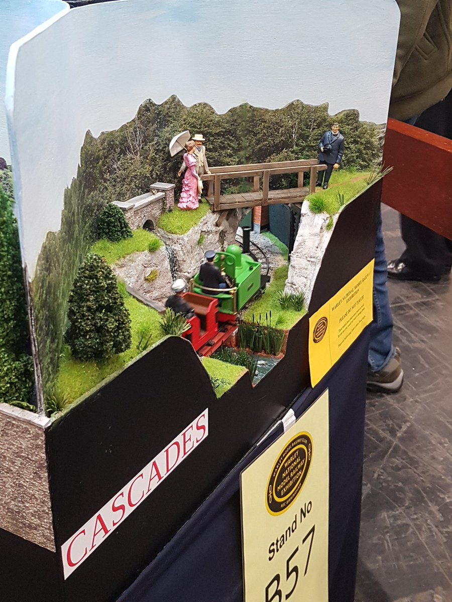 andrew_grantham's tweet photo. This estate railway was rather fun at #warley2018 https://t.co/vapSXdsz8U
