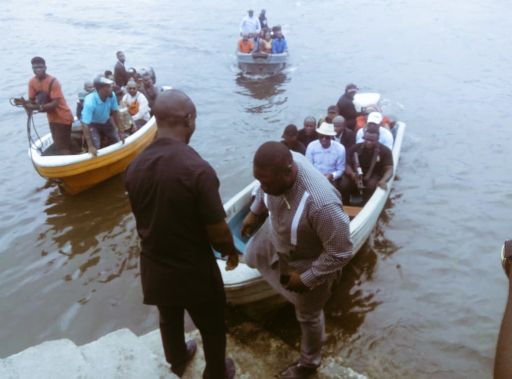 TeamCOLE1's tweet image. Yesterday Event Operation Show Your Pvc In Akulga By Our Incoming Governor To Be  Arc Pastor Tonye Cole..Yes oooo.. #WeAreCOOLWithTDC #ANewHopeForRivers #tcmeansbusiness #PoliticsofPeace #proudlyrivers @TonyeCole1 @Ph_specials @phsabithetin @PHtraffic @RecyclePhc @Mr_Allwell