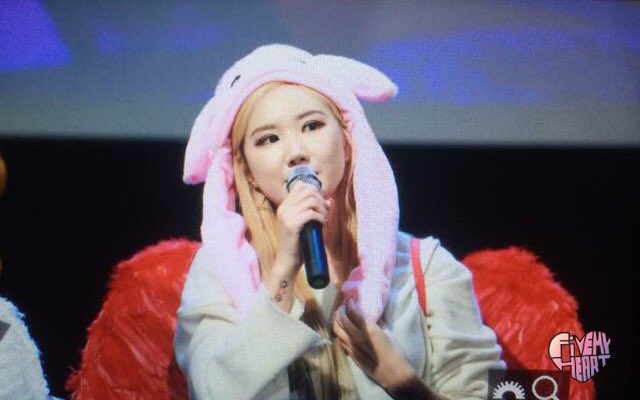 FIVEmyheart's tweet photo. 181124 핫트랙스 팬싸인회 PREVIEW~
#EXID #알러뷰 #EXID_알러뷰 #ILoveYou https://t.co/CCJ38rnNBF